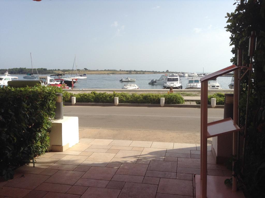 Guesthouse Punta Mira - Beachfront ノヴァリャ エクステリア 写真